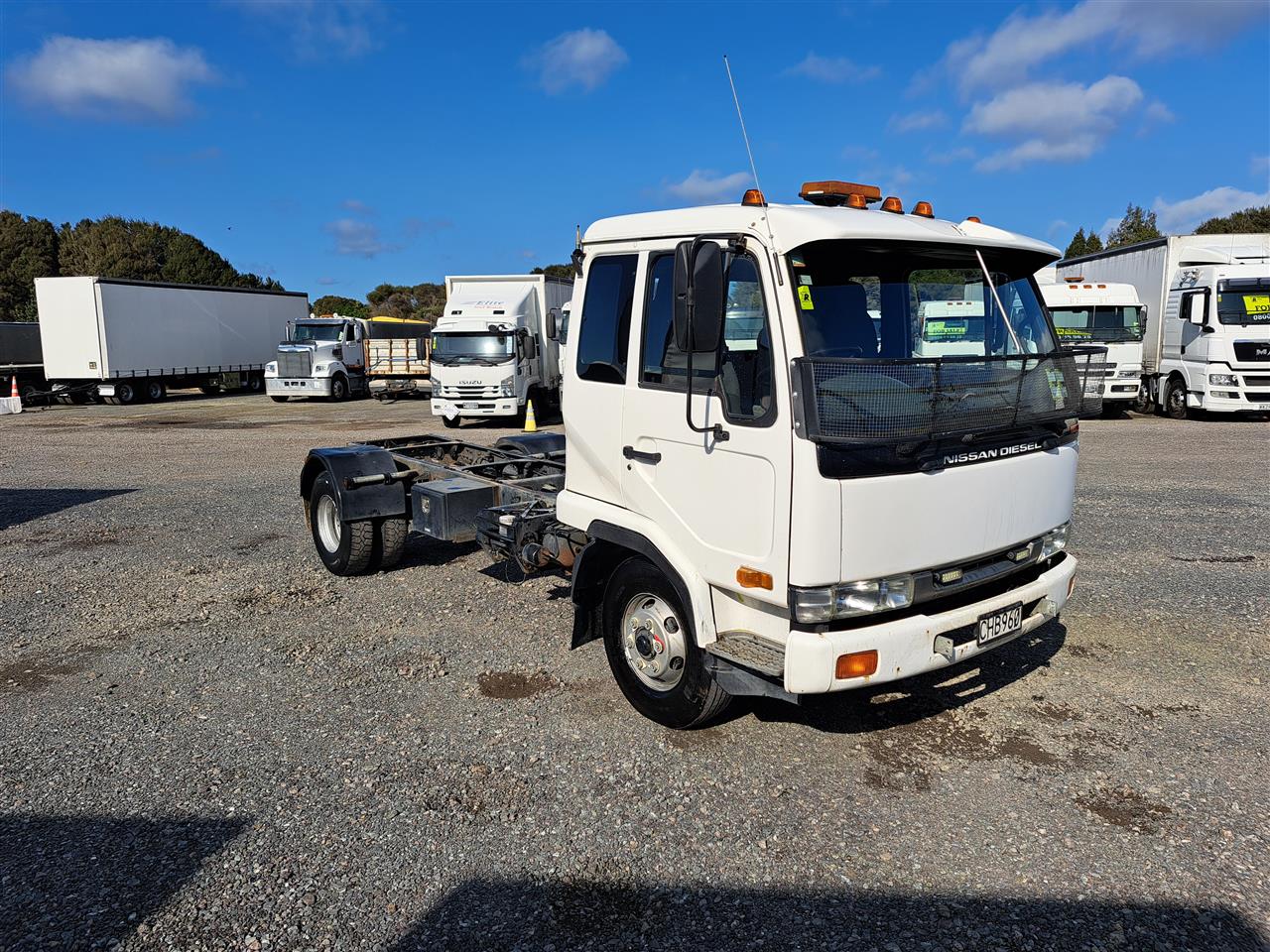 Image - 2004 Nissan Diesel MK205 - 4x2 Cab Chassis