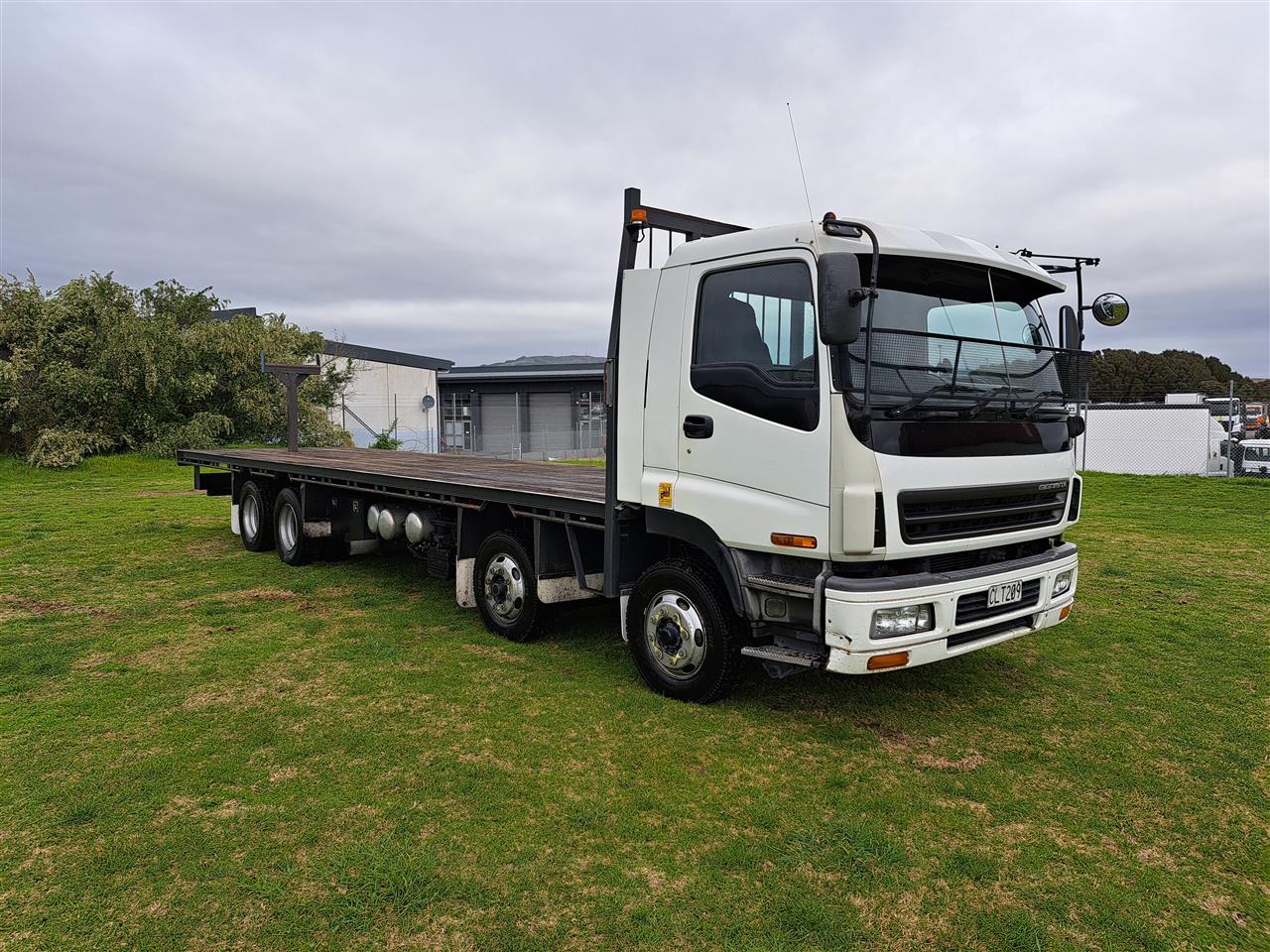 2005 Isuzu C&E SERIES - 8x4 Flat Deck