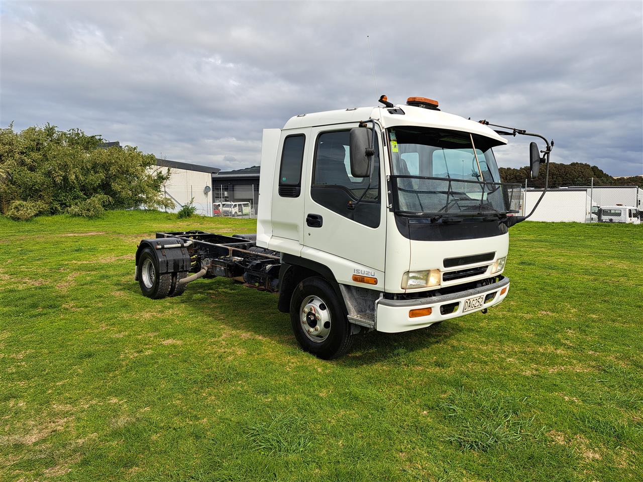 2005 Isuzu F SERIES - 4x2 Cab Chassis