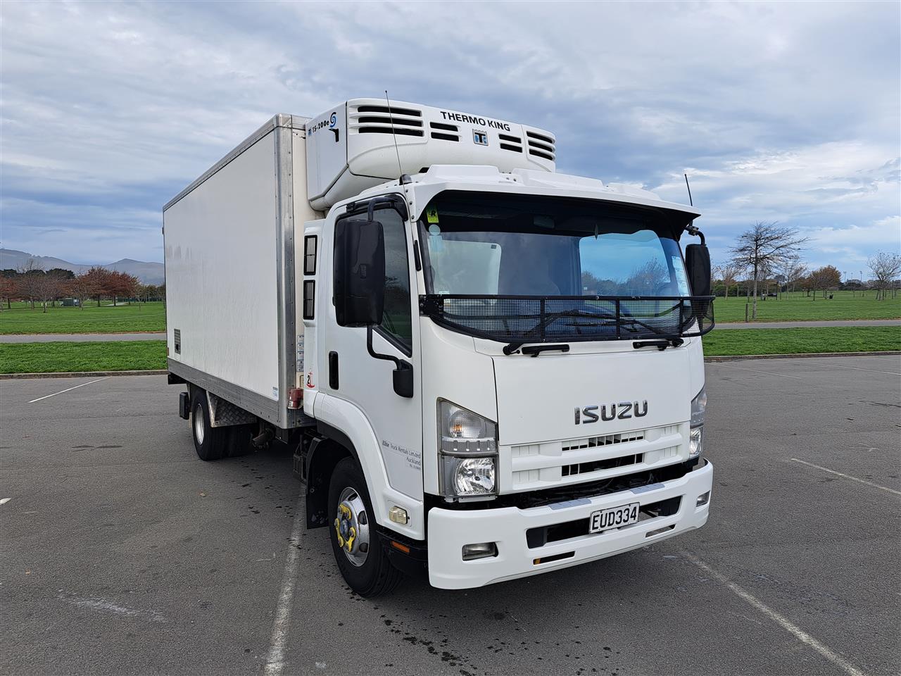 2009 Isuzu F SERIES - 4x2 Refrigerated Body - Taillift