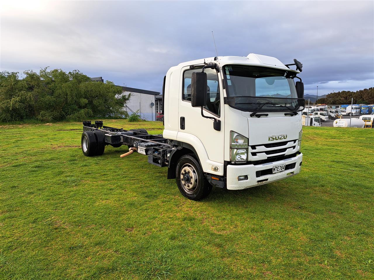 2020 Isuzu F SERIES - 4x2 Cab chassis