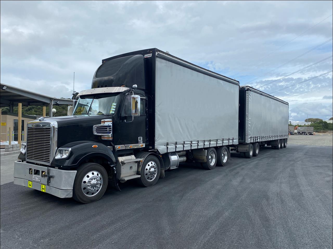 Image - 2016 Freightliner CORONADO - 8x4 Curtainsider Complete with 5 Axle Trailer