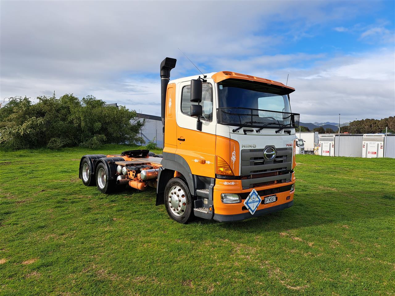 2012 Hino 700 - 6x4 Tractor