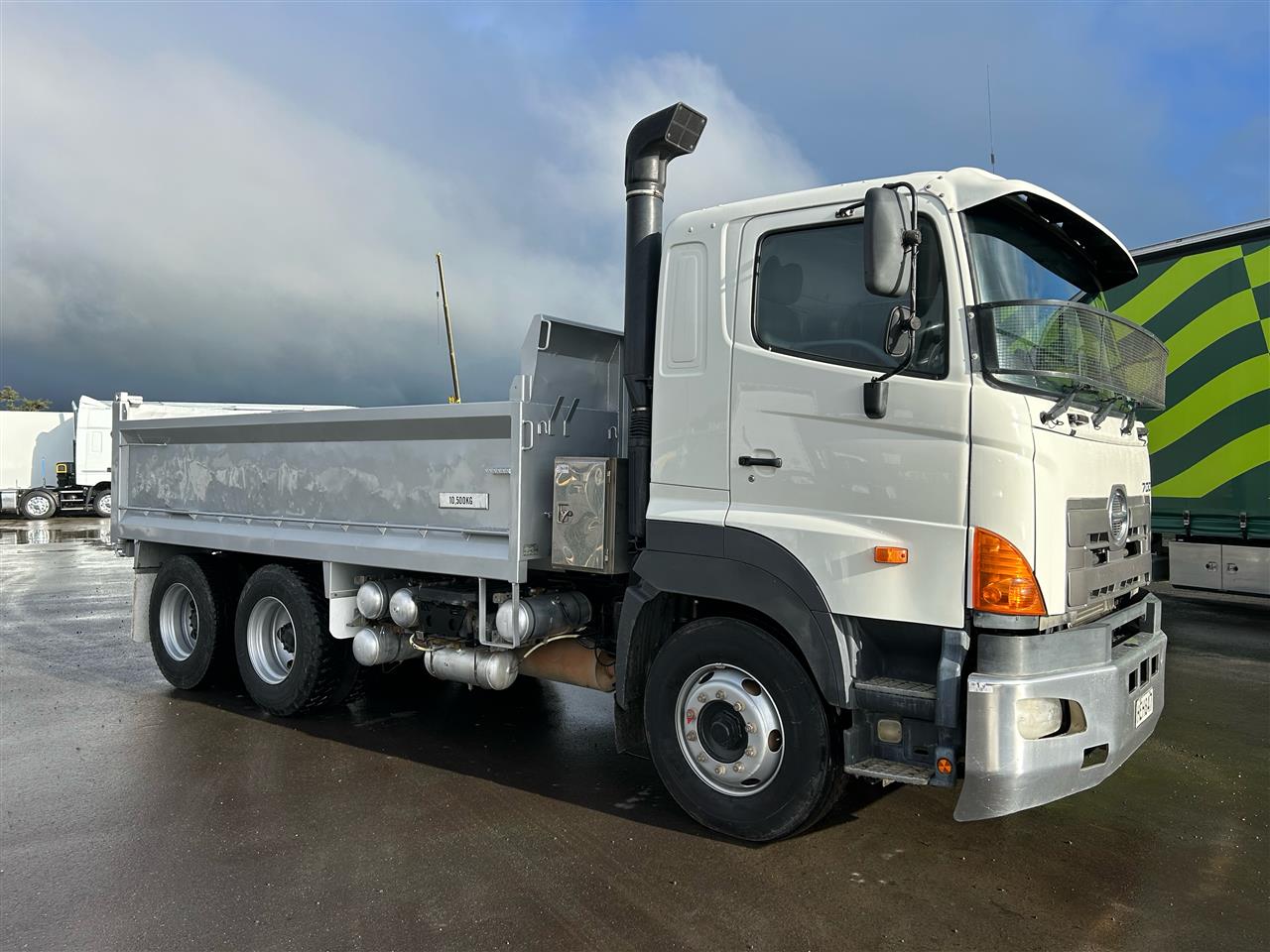 2010 Hino FS - 6x4 Steel Tipper