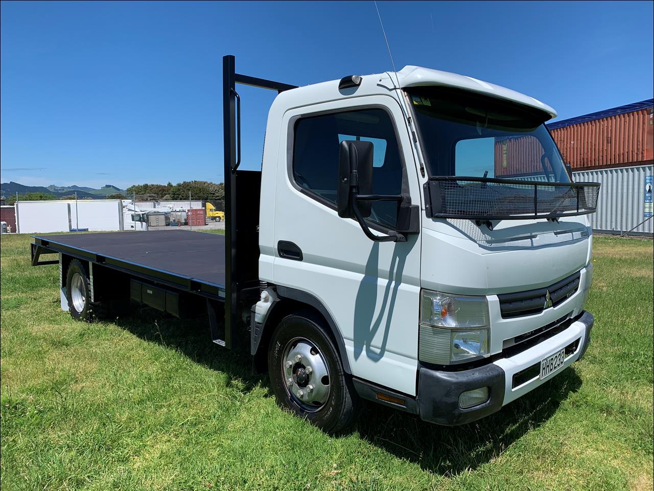 Image - 2014 FUSO Canter - 4x2 Flat Deck