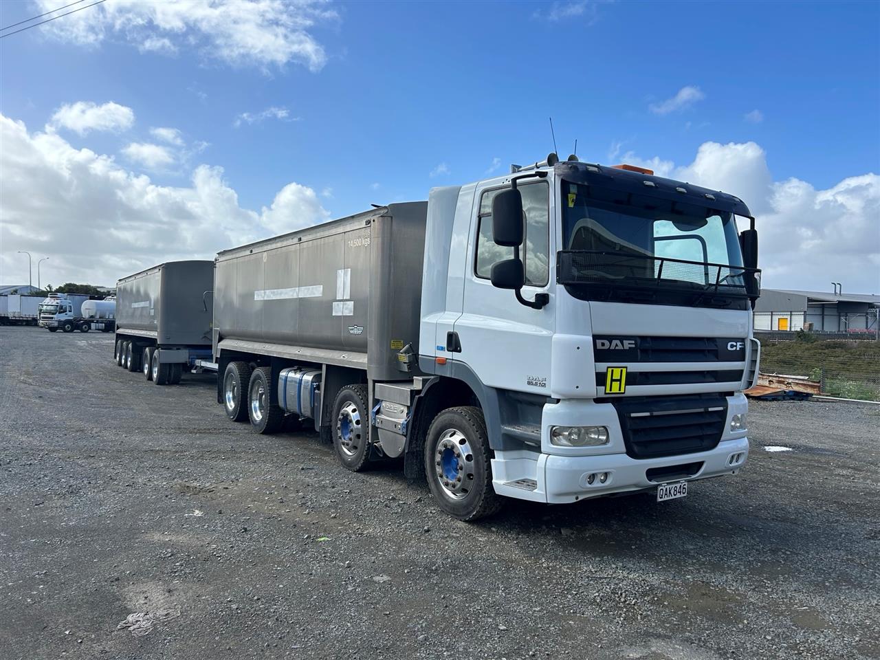 2014 DAF CF - 8x4 Alloy Bulky with 5 Axle Trailer 619J5