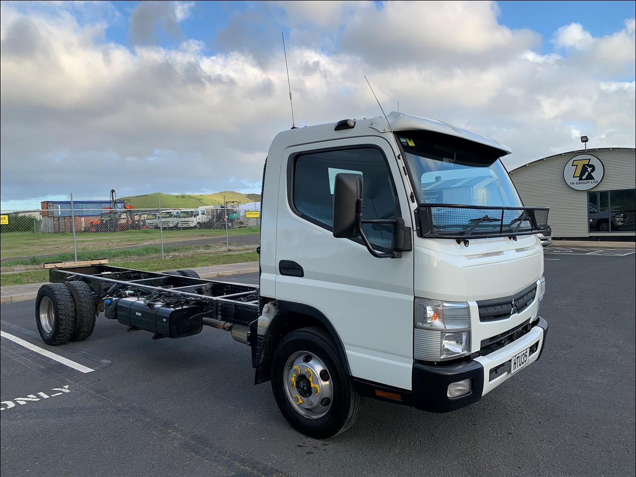 Image - 2014 FUSO Canter - 4x2 cab chassis