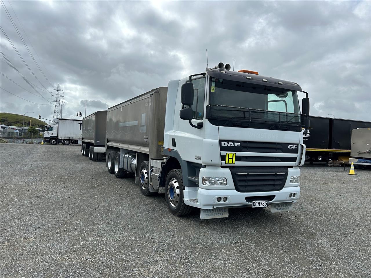 2015 DAF CF - 8x4 Alloy Bulky with 4 Axle Trailer 631F6