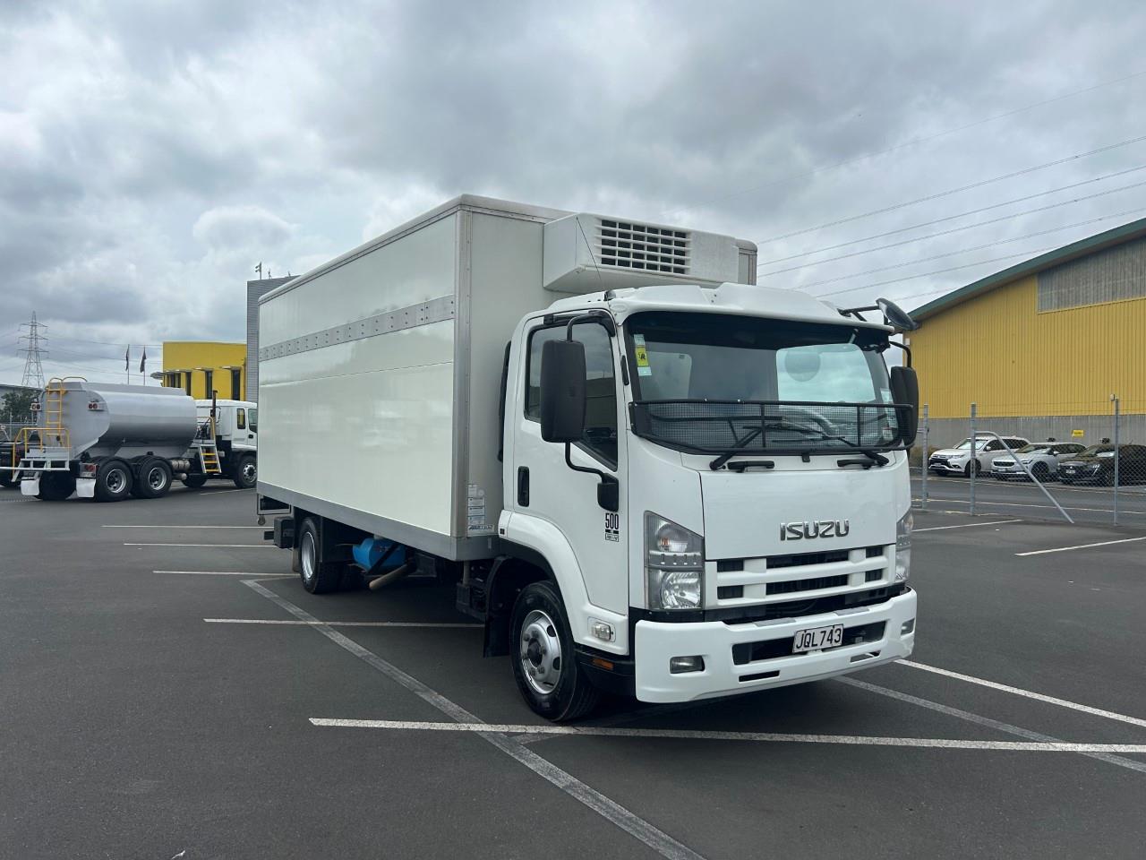 2016 Isuzu F SERIES - 4x2 Insulated Body