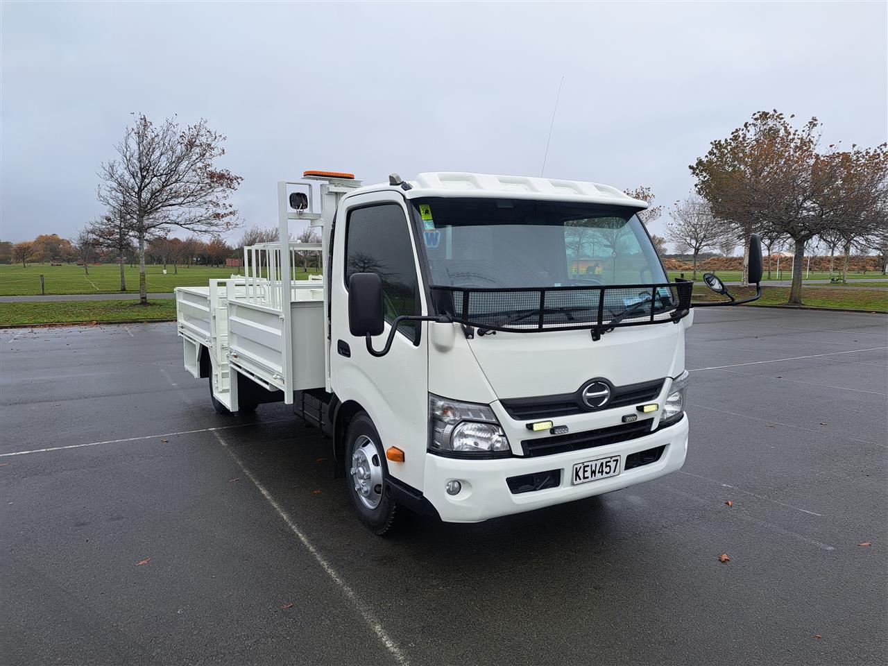 2016 Hino 300 - Flat Deck Sign Truck With Arrowboard