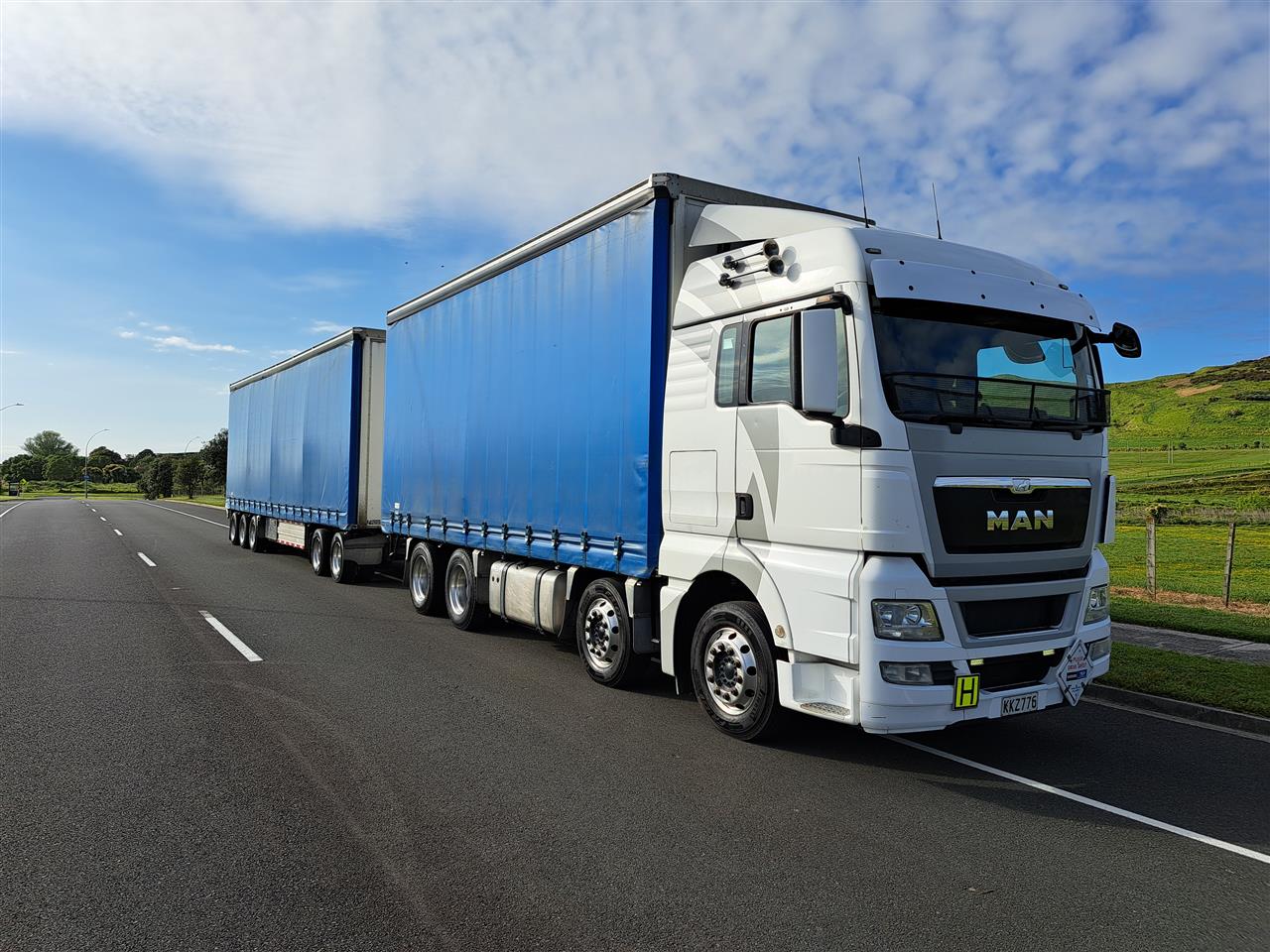 2017 MAN TGX - 8x4 Elite Curtainside 