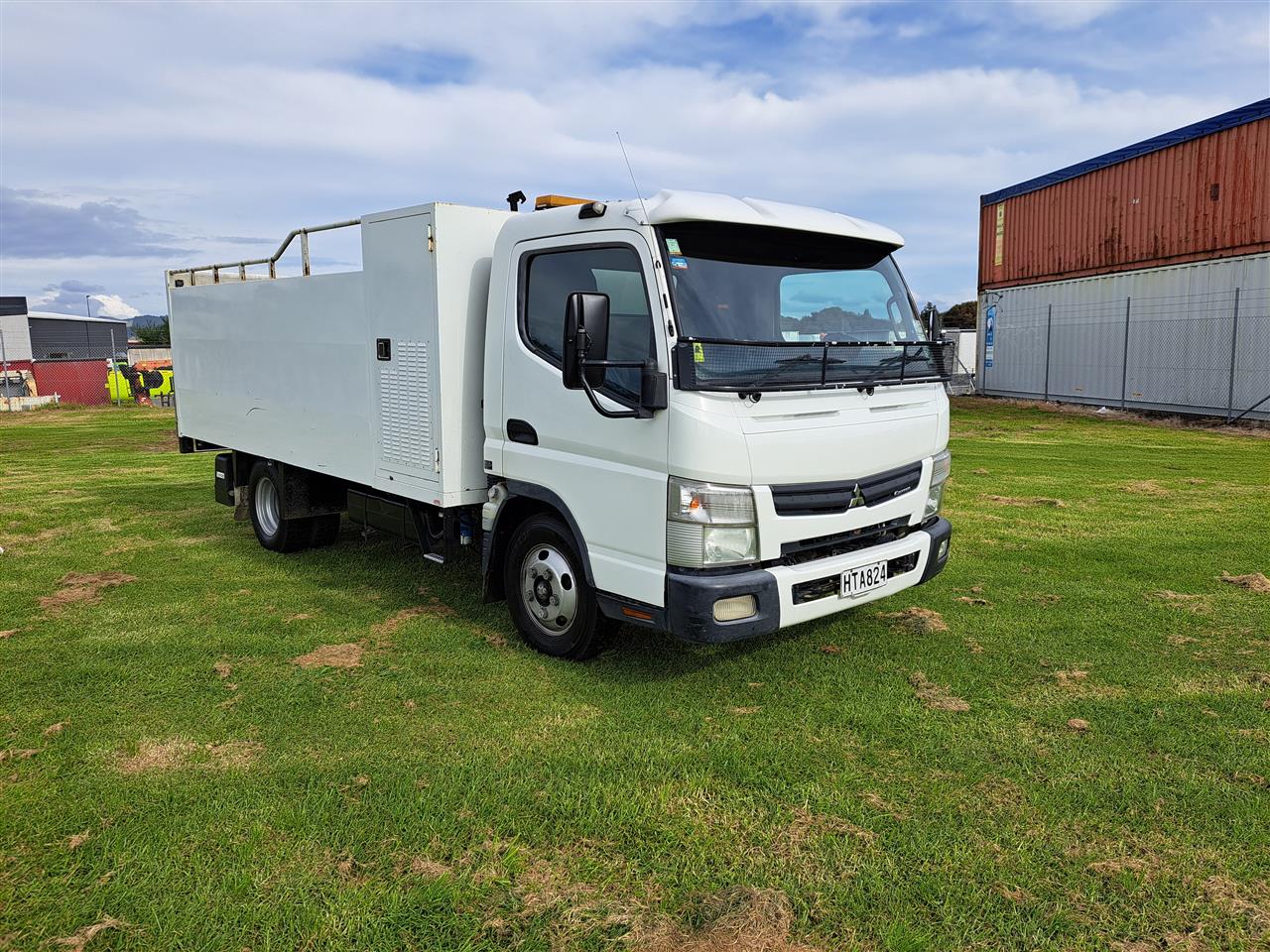 2014 Mitsubishi Fuso Canter - 4x2 Tyre Service Truck