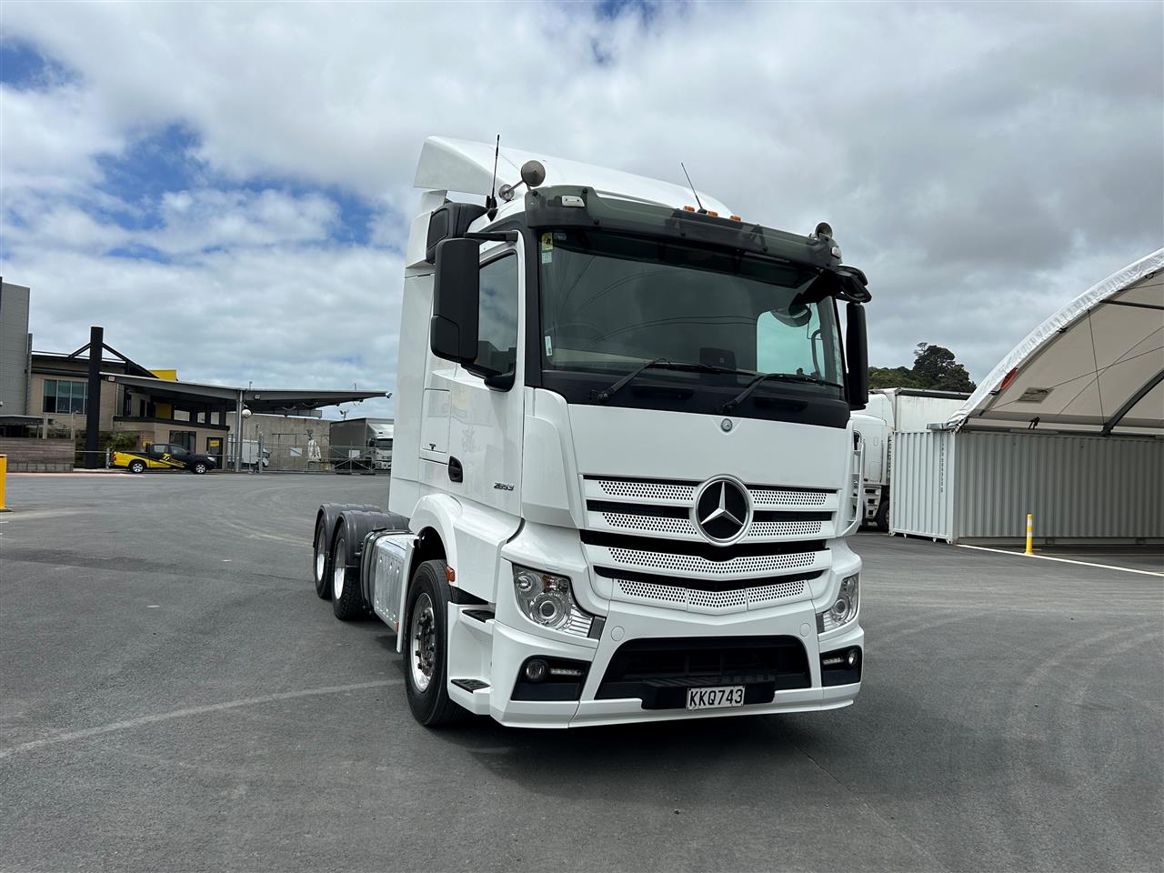 2017 Mercedes-Benz 2653 LS - 6x4 Fully Rigged Tractor Unit