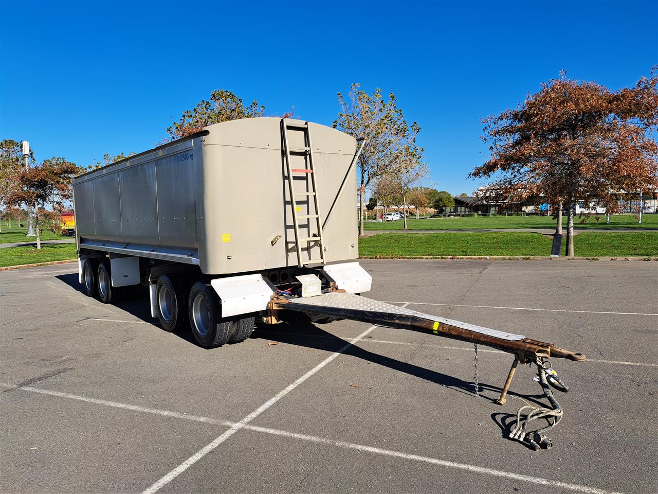 2015 Trailer LUSK ENG - 4 axle tipping trailer