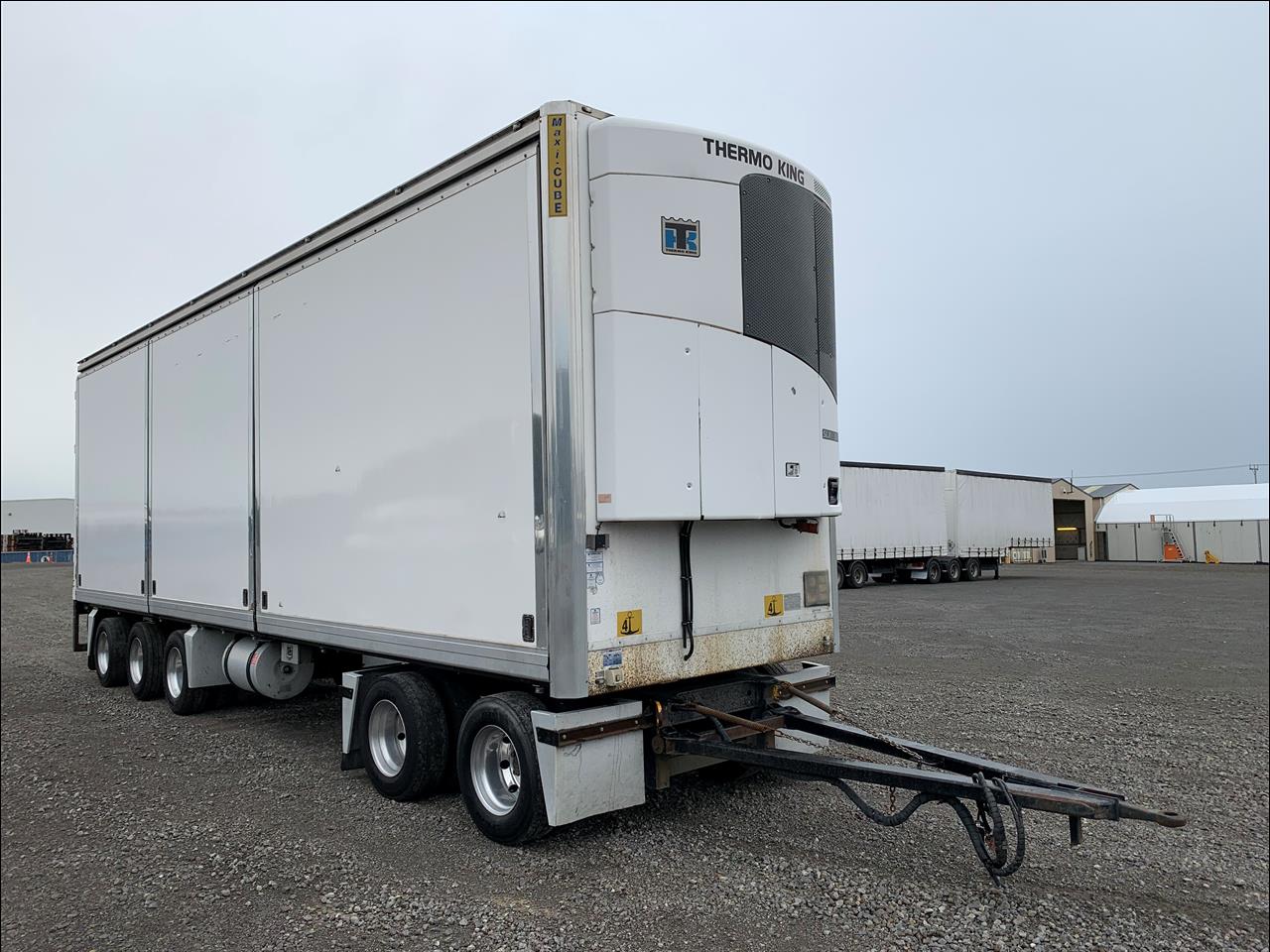 2015 Maxitrans REEFER - 5 Axle Insulated Pull Trailer - Glide Side