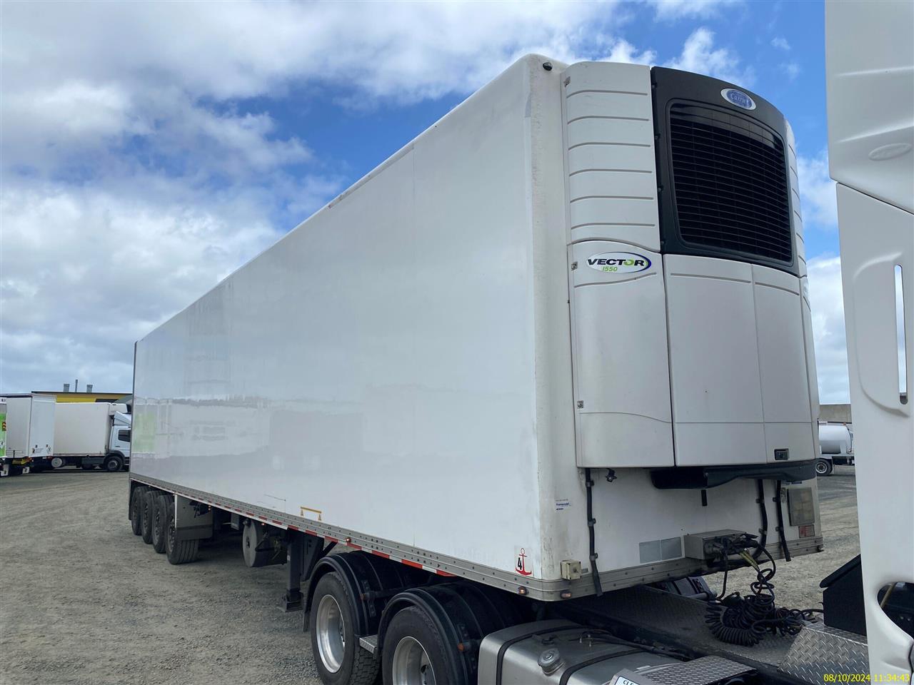 2016 Fairfax DGI - Quad Axle Insulated Trailer